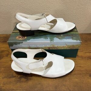 SAS Suntimer Sandals Women's 9.5 M Ivory Leather Comfort Adjustable Strap Heeled